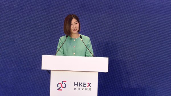 红盘 港交所陈翊庭: 正在处理的上市申请超过200宗